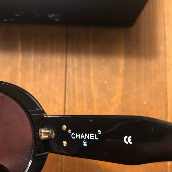 Authentic Chanel Vintage Round Sunglasses "Chanel Paris" Black w/White Text - Picture 6 of 10